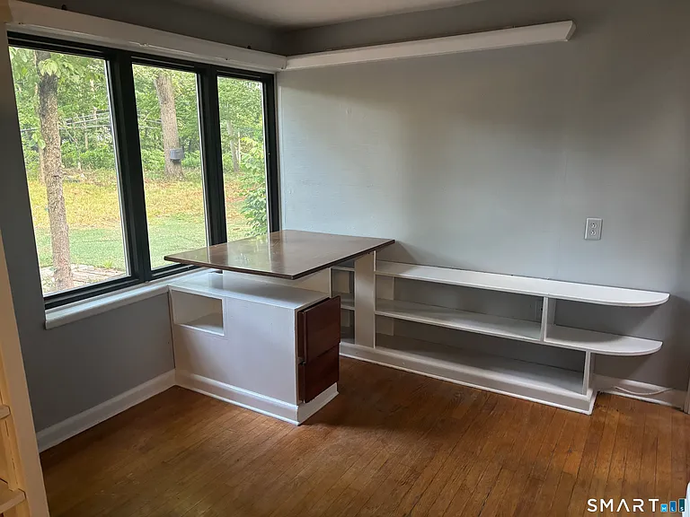 136 Forest Rd — Photo 9