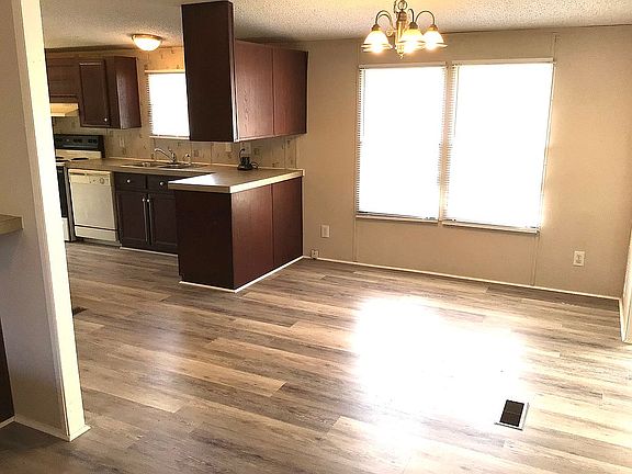 4th image of 3484 Rock Creek Dr