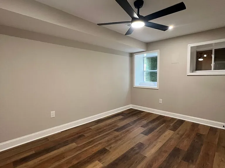 615 N Calhoun St — Photo 16