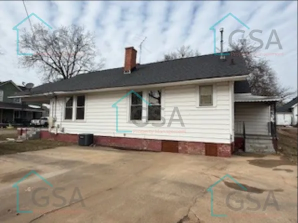 4 3rd St, Greer, SC 29651