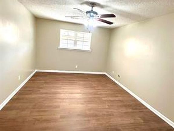 5th image of 106 Countrywood Trl