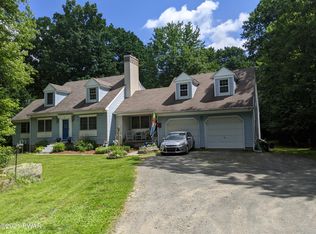 5 Sheps Ct, Hawley, PA 18428