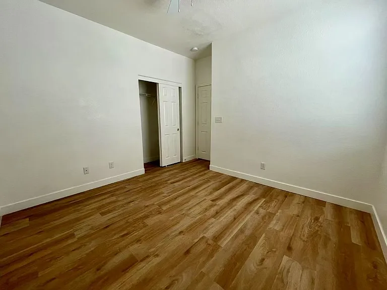10055 Capistrello Ave — Photo 10