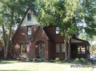 494 Bradley Ln, Youngstown, OH