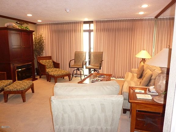 4th image of 4009 Highway 101 Room 820