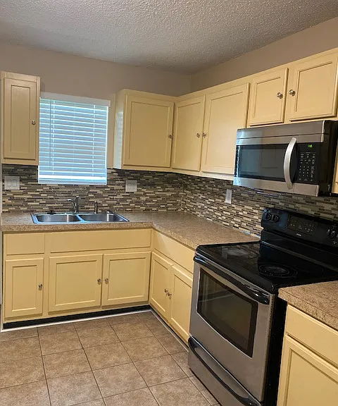 2414 Front St — Photo 2