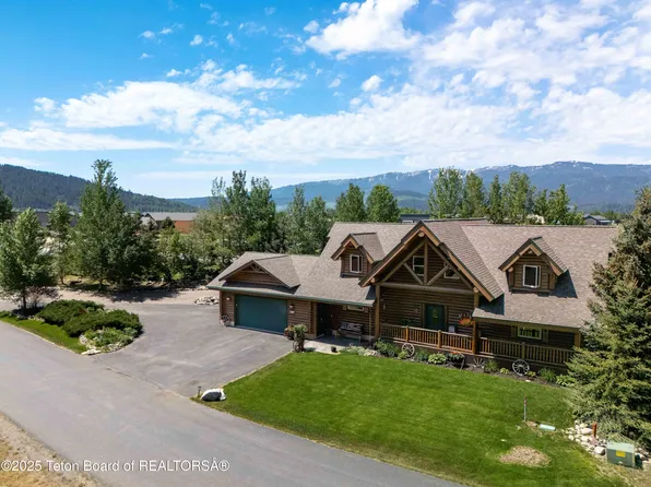 247 Meadow Ridge Rd, Alpine, WY 83128