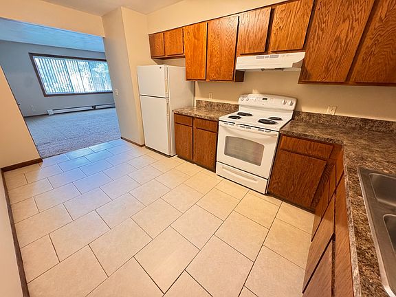 3rd image of 830 S 10th St APT 1