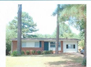 616 Melrose Dr, Forest Park, GA 30297