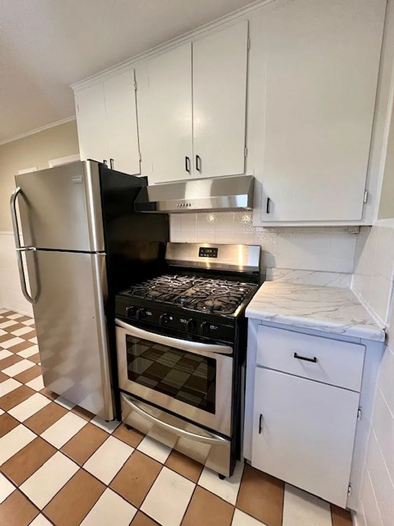 76-82 N 7th St — Photo 3