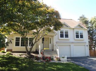 12324 Knightsbridge Dr, Woodbridge, VA 22192