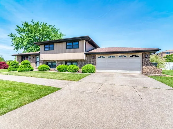 8207 S 82nd Ave, Justice, IL 60458