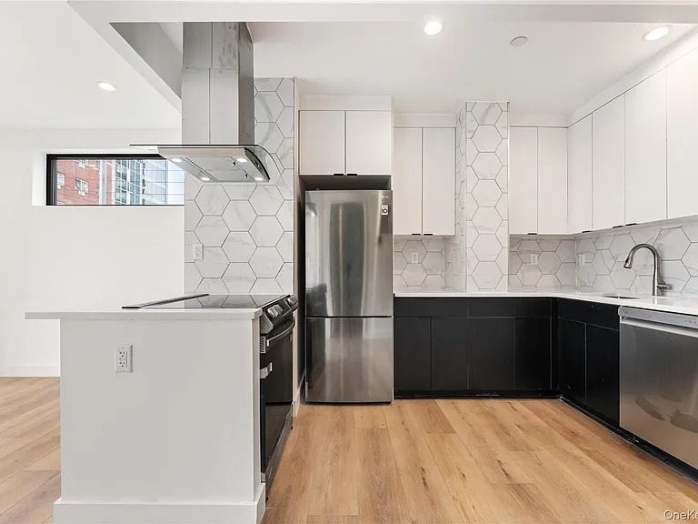 901 60th St #3A — Photo 2