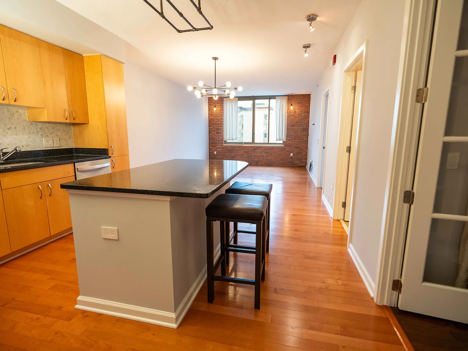 2 bed, 787 sqft, $2,750 — Photo 3