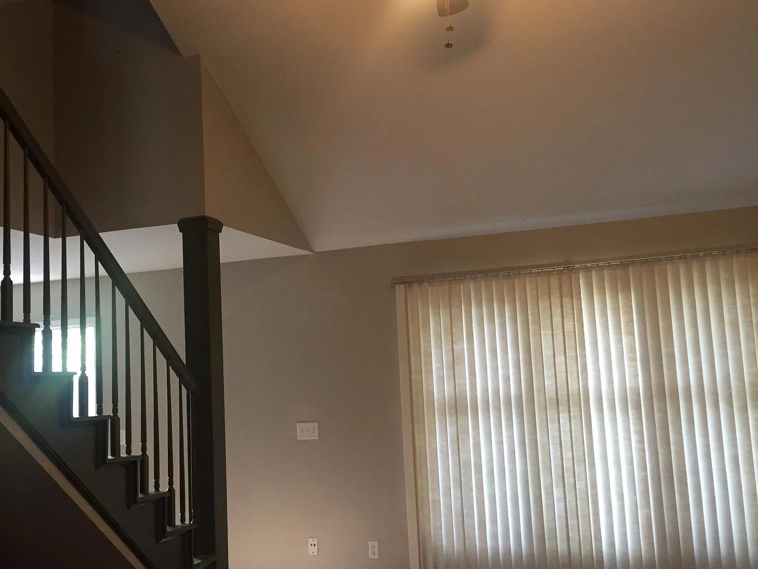 3 bed, 2.5 bath, 1384 sqft, $1,625 — Photo 3