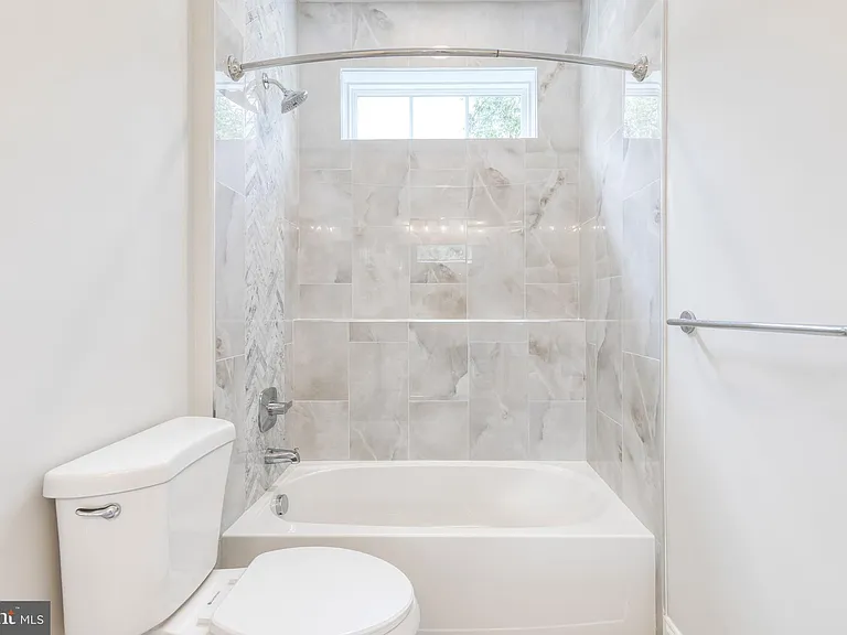 610 Echo Cove Dr — Photo 37