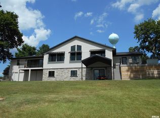 140 Palemino Dr, Avon, IL 61415