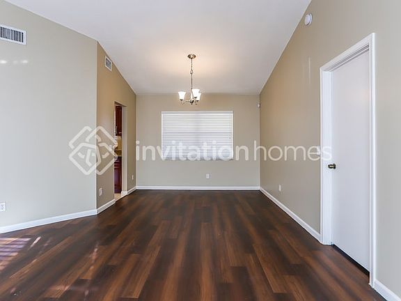 3rd image of 162 Parkwood Dr