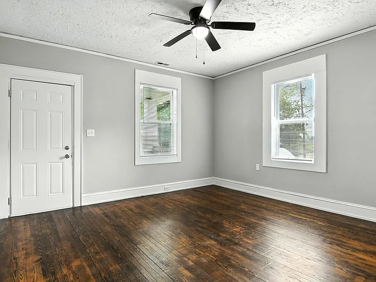 610 F Ave SE — Photo 24