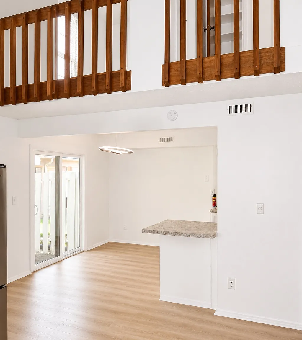 2 bed, 1011 sqft, $1,850 — Photo 3