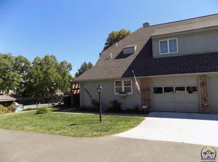 2924 SW Arrowhead Rd, Topeka, KS 66614