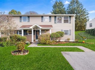 5 Leland Point Dr, Portsmouth, RI 02871