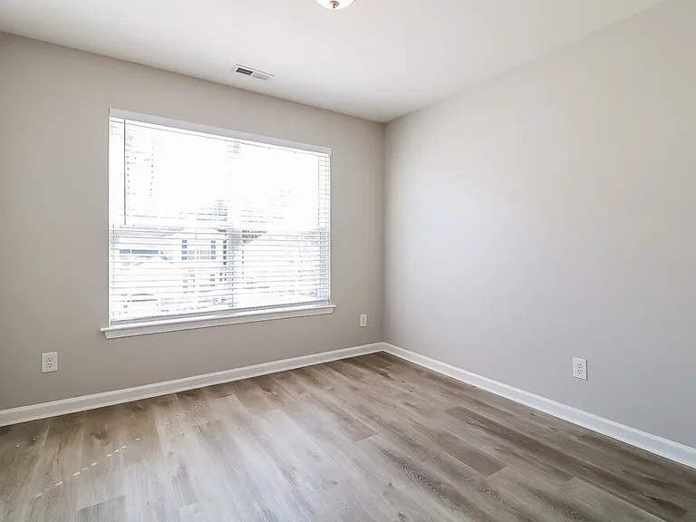 2826 Filbert St — Photo 14