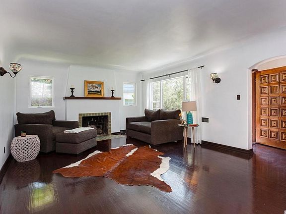 5th image of 2325 Paloma St