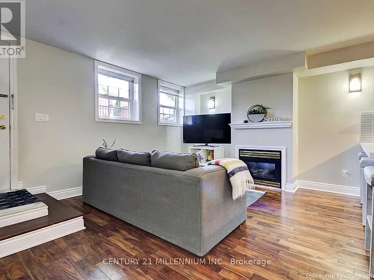 78 B Coxwell Ave #A — Photo 2