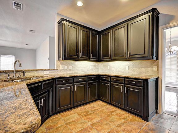 3rd image of 641 W Park Dr