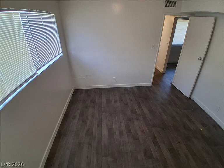 2100 Sunrise Ave #6 — Photo 10