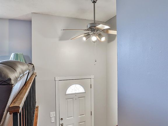 4th image of 9897 Loralinda Dr