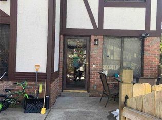 253 Brettonwoods Dr, Coram, NY 11727