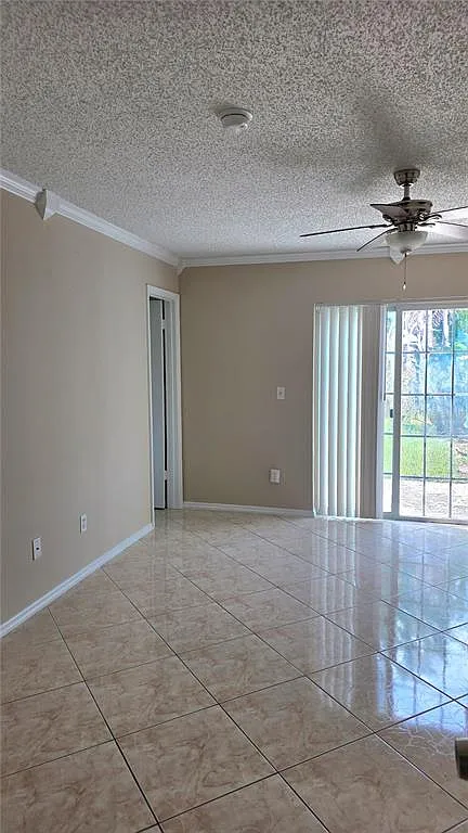 3 bed, 2.0 bath, 1472 sqft, $2,500 — Photo 4