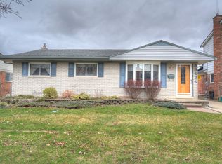 39434 Bart St, Canton, MI 48187