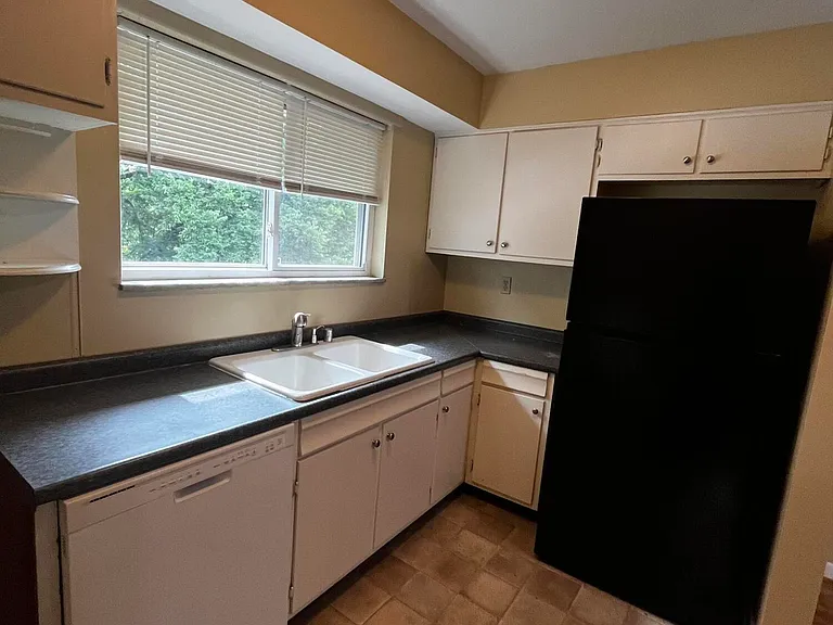 2708 Riedling Dr #3 — Photo 10