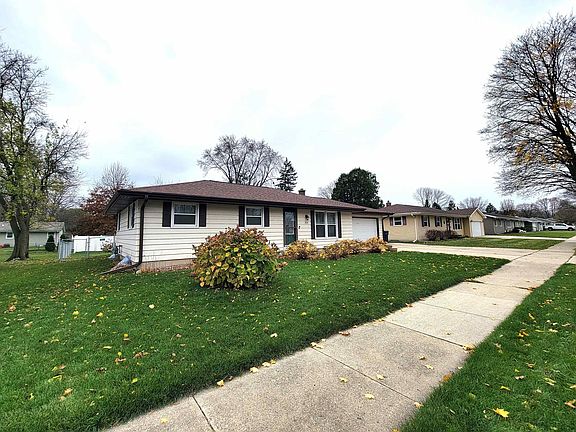 3rd image of 2524 Wesley Ave