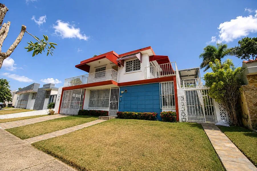 3 bed, 1.0 bath, 1110 sqft, $1,300 — Photo 2