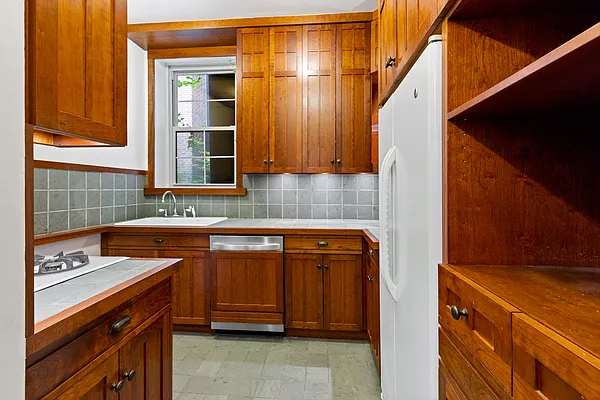 Rented by Compass | media 28