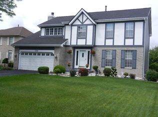 1156 Newburg Ct, Carol Stream, IL 60188