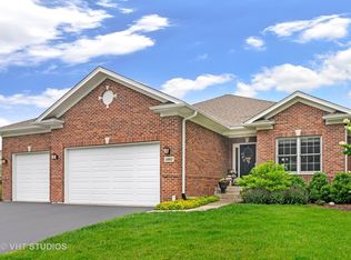 1001 Kingsmill Dr, Algonquin, IL 60102