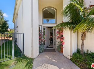 28905 W Beach Ln, Malibu, CA 90265
