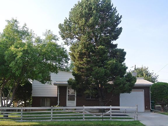 2nd image of 560 E 78th Pl