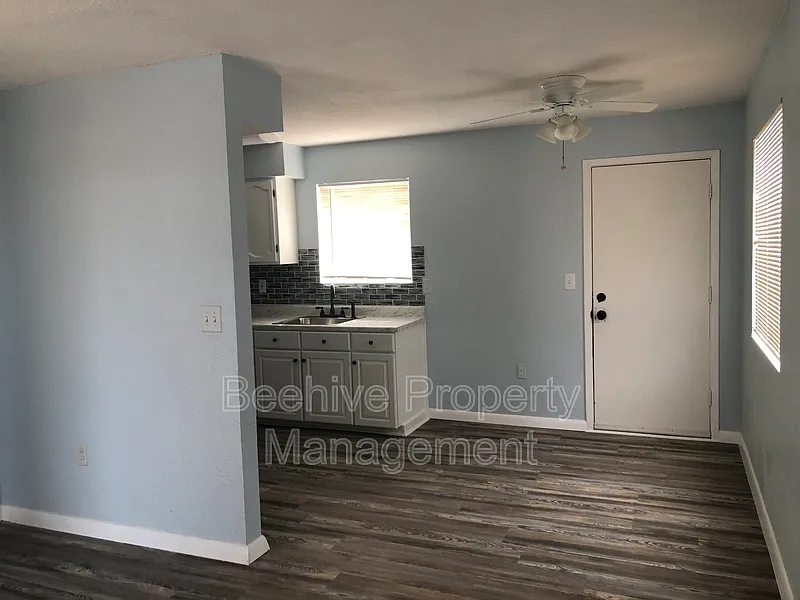 2 bed, 1.0 bath, 660 sqft, $999 — Photo 3