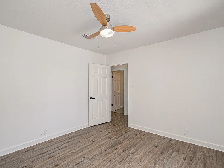 709 S McCarty Ave — Photo 30
