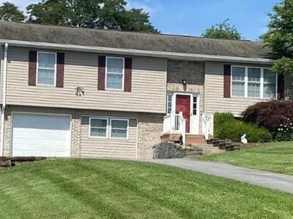 23302 Pioneer Dr, Bristol, VA 24202