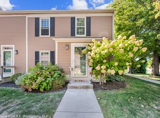 22 Newberry Ln, Glastonbury, CT 06033