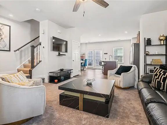3rd image of 291 Brittlebrush Dr