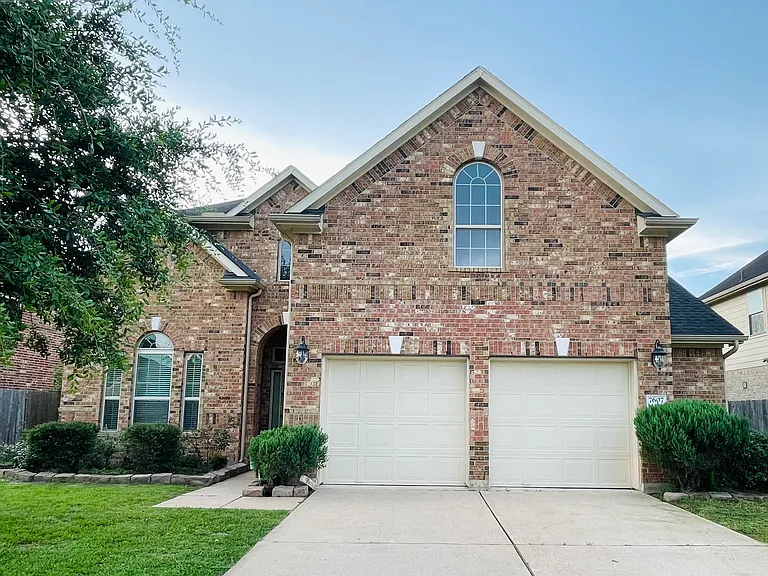 7607 Timberside Dr — Photo 2