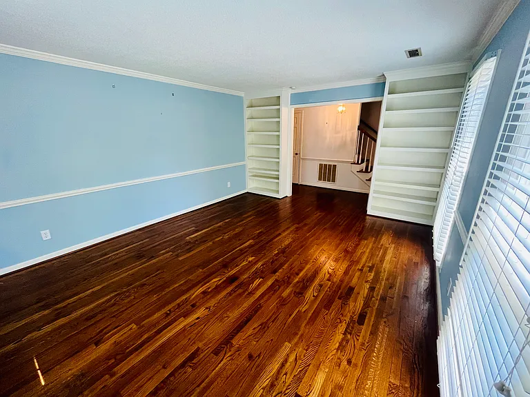 1316 Wagram Ct — Photo 8